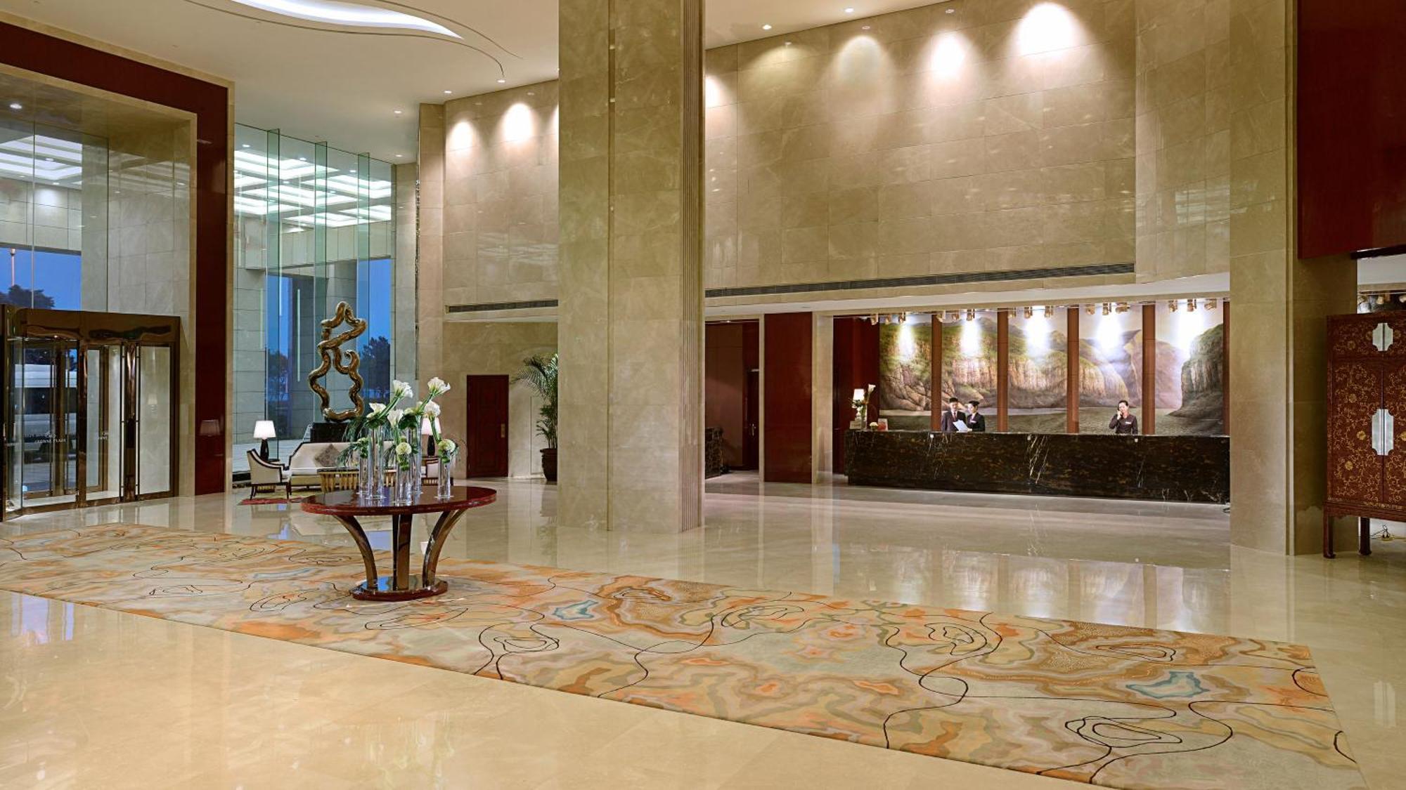 Crowne Plaza Zhenjiang By Ihg Hotel Exterior foto