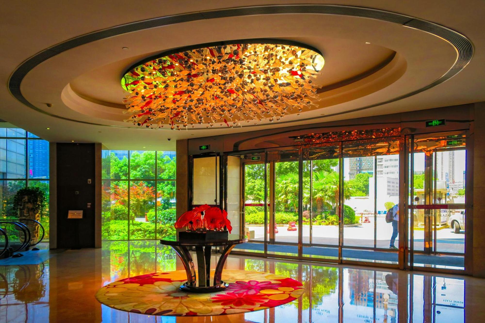Crowne Plaza Zhenjiang By Ihg Hotel Exterior foto